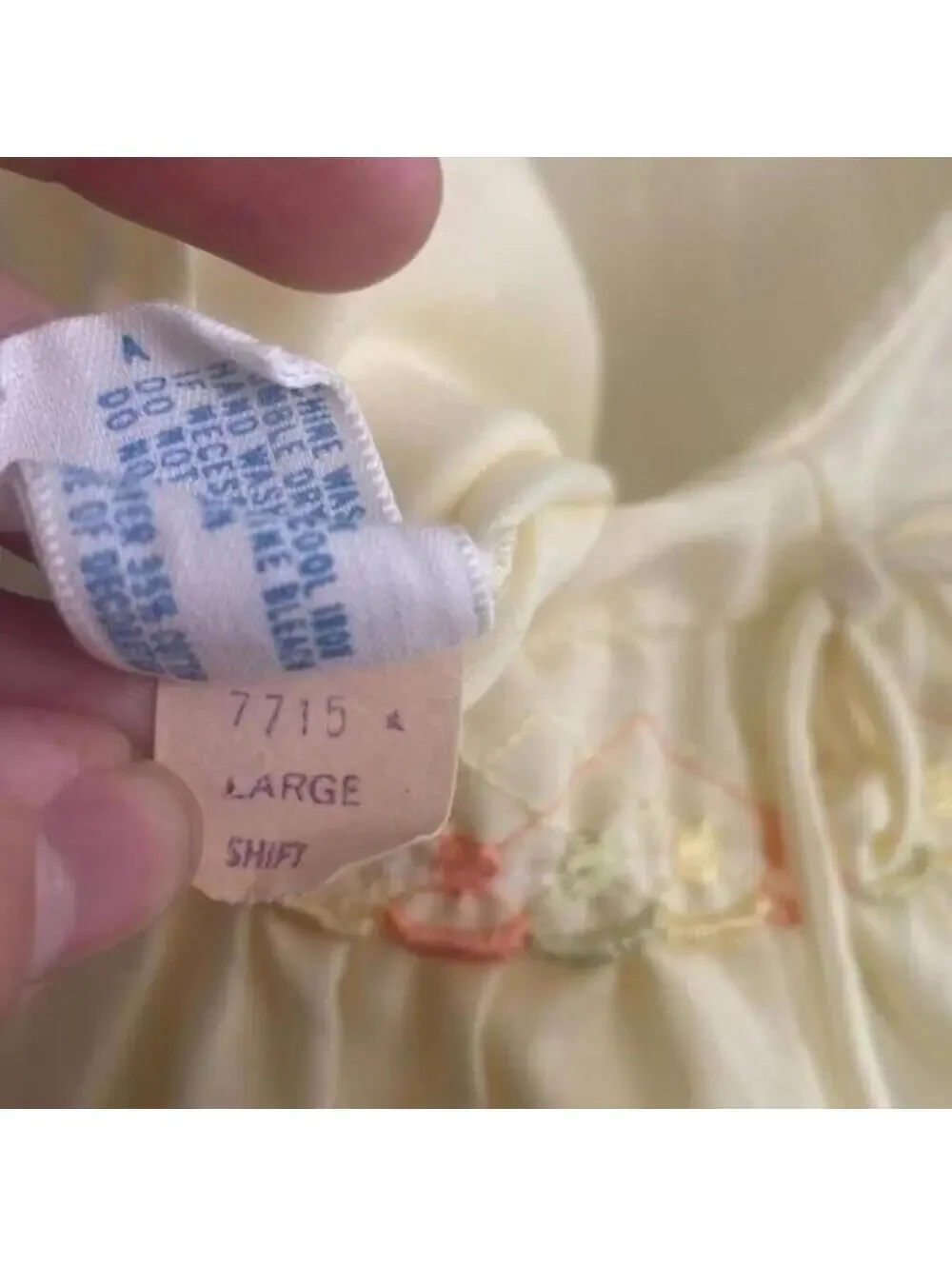 🇺🇸Vintage 1960s Yellow V Neck Embroidered Sleeveless Nightgown Pajama Lingerie